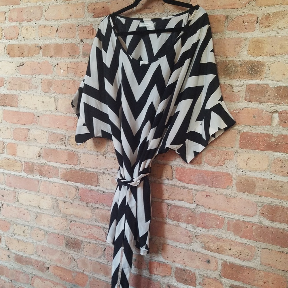 NWoT - Poema Black and White Chevron Tunic -  4X